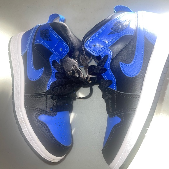 🚫SOLD ON MECARI 🚫Jordan 12c - Picture 3 of 4